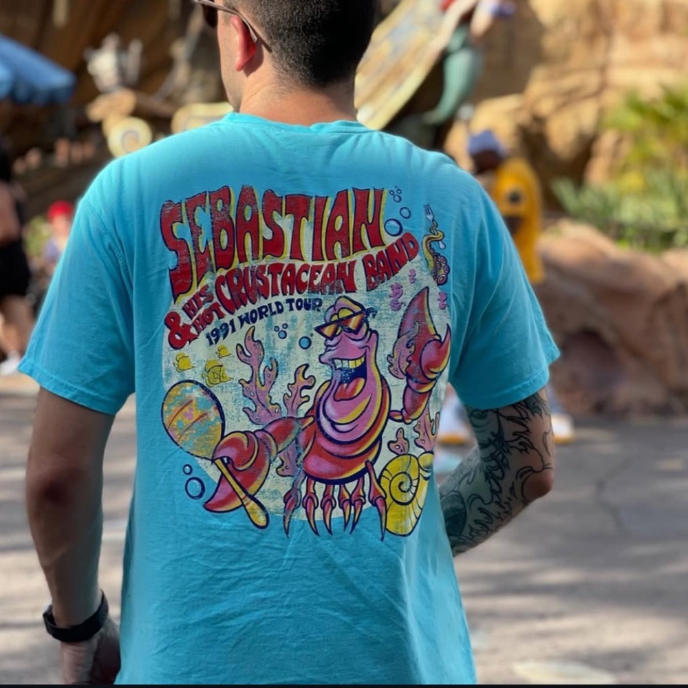 Heigh-Ho Designs Disney Sebastian & His Crustacean Band T-Shirt Size M
